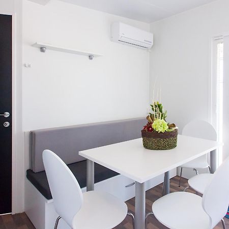 Camping Adria Mobile Homes In Camping Kastanija Novigrad Istria Extérieur photo
