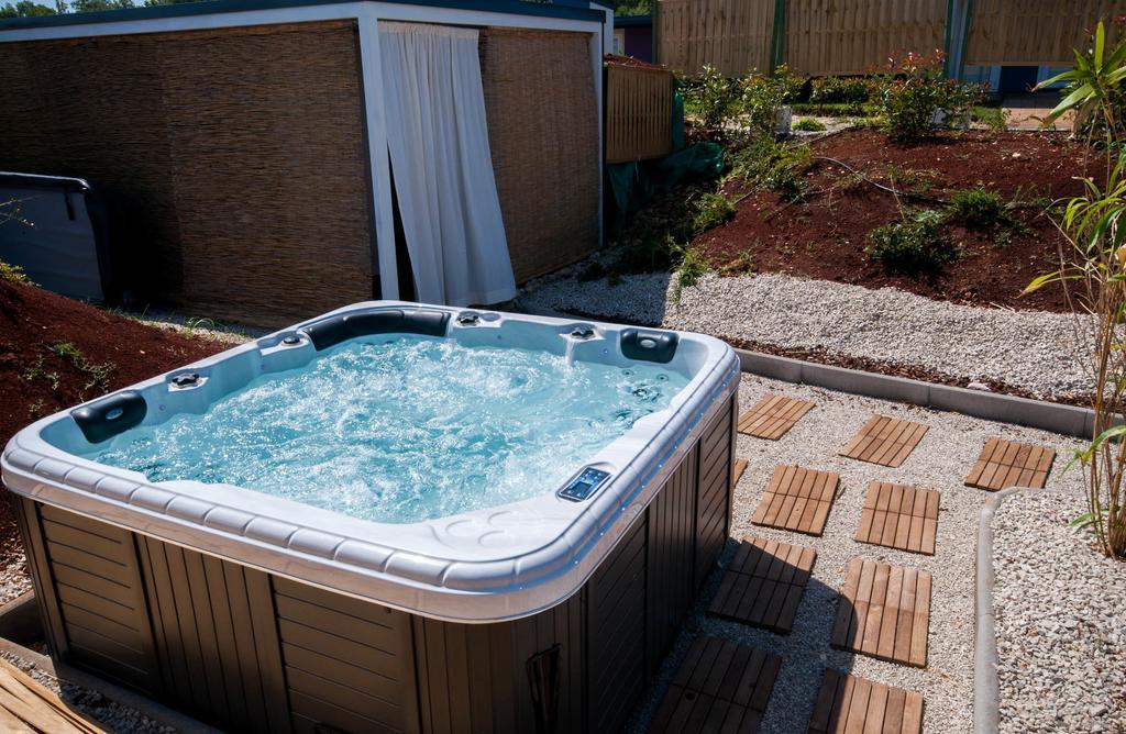 Camping Adria Mobile Homes In Camping Kastanija Novigrad Istria Extérieur photo