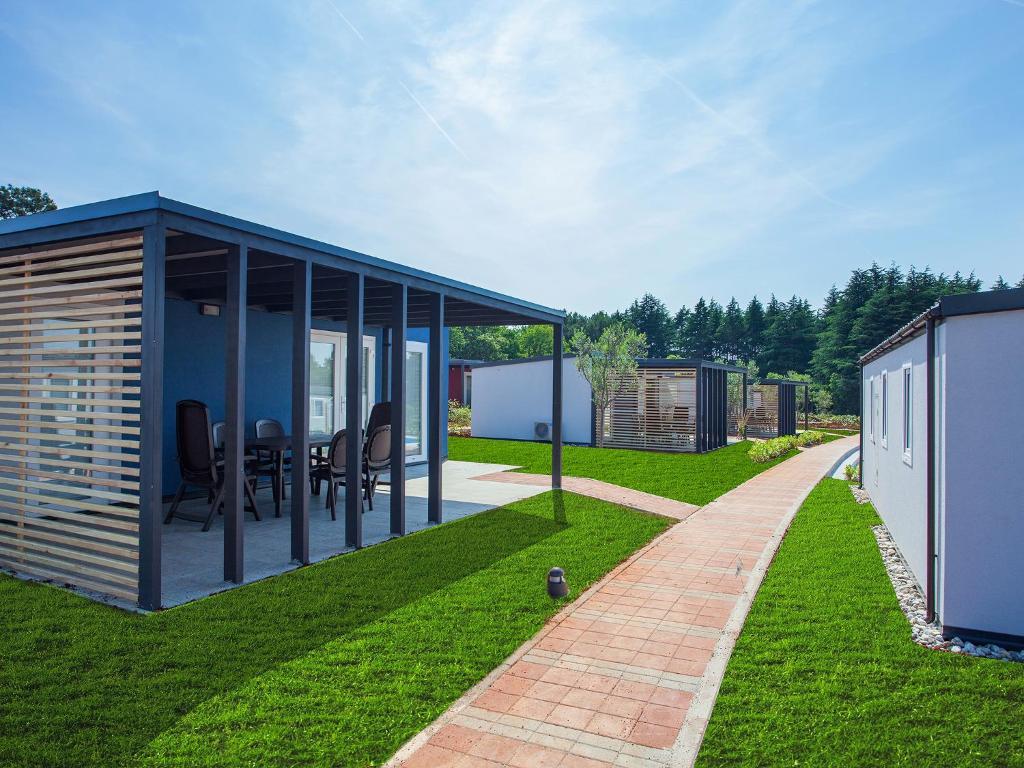 Camping Adria Mobile Homes In Camping Kastanija Novigrad Istria Extérieur photo
