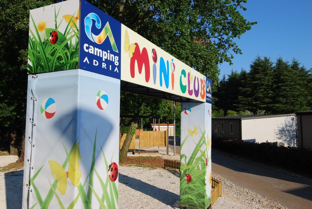 Camping Adria Mobile Homes In Camping Kastanija Novigrad Istria Extérieur photo