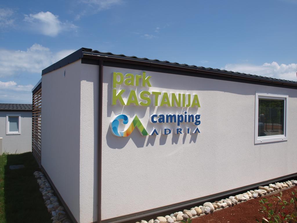 Camping Adria Mobile Homes In Camping Kastanija Novigrad Istria Extérieur photo