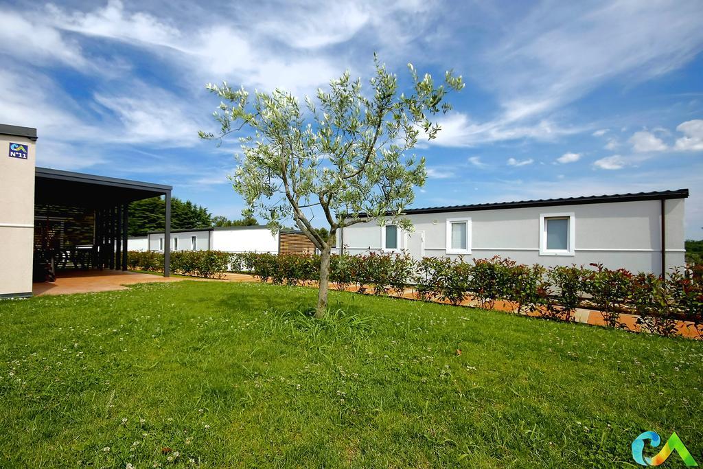 Camping Adria Mobile Homes In Camping Kastanija Novigrad Istria Extérieur photo