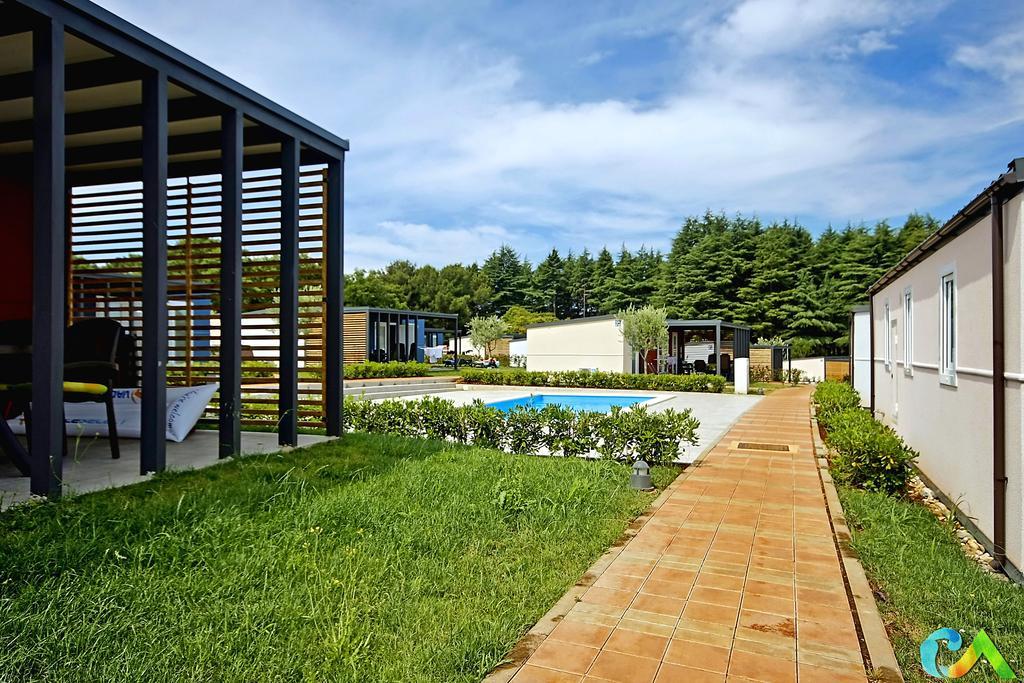 Camping Adria Mobile Homes In Camping Kastanija Novigrad Istria Extérieur photo